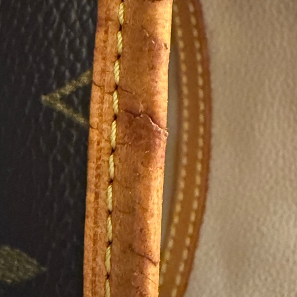 Vintage Louis Vuitton PM Monogram Bucket Bag - Picture 12 of 16